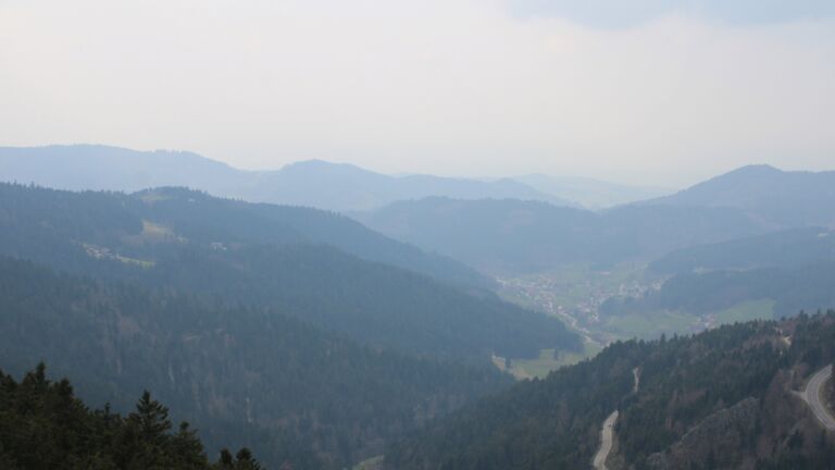 Dieses Bild zeigt eine Webcam-Aufnahme vom Achertal, aufgenommen am Samstag, den 21.03.2026 um 14:00 Uhr. Die Temperatur betrug 5.8°C.