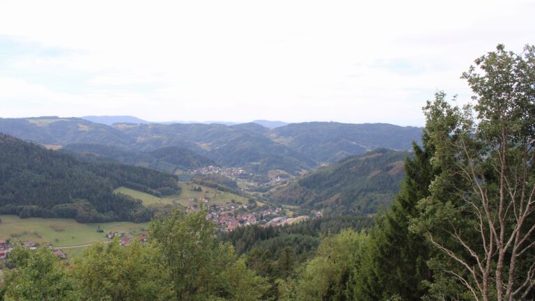 Dieses Bild zeigt eine Webcam-Aufnahme vom Achertal, aufgenommen am Donnerstag, den 03.09.2026 um 13:10 Uhr. Die Temperatur betrug 22.4°C.