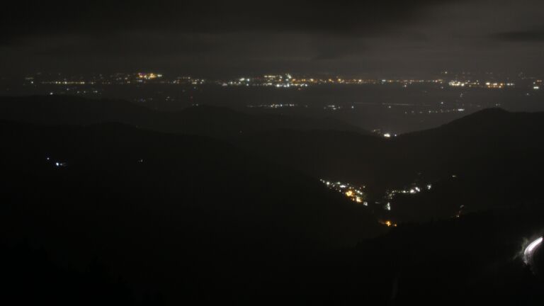 Dieses Bild zeigt eine Webcam-Aufnahme vom Achertal, aufgenommen am Montag, den 01.09.2025 um 22:00 Uhr. Die Temperatur betrug 11.2°C.