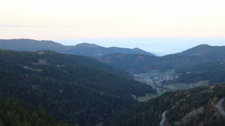 Dieses Bild zeigt eine Webcam-Aufnahme vom Achertal, aufgenommen am Freitag, den 07.11.2025 um 07:40 Uhr. Die Temperatur betrug 8.6°C.