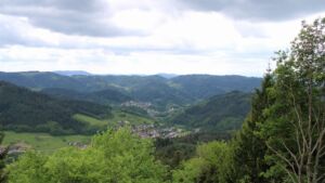 Dieses Bild zeigt eine Webcam-Aufnahme vom Achertal, aufgenommen am Dienstag, den 12.05.2026 um 15:20 Uhr. Die Temperatur betrug 7.4°C.