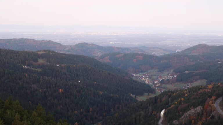 Dieses Bild zeigt eine Webcam-Aufnahme vom Achertal, aufgenommen am Dienstag, den 04.11.2025 um 06:50 Uhr. Die Temperatur betrug 5.9°C.