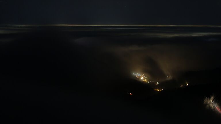 Dieses Bild zeigt eine Webcam-Aufnahme vom Achertal, aufgenommen am Dienstag, den 23.12.2025 um 06:00 Uhr. Die Temperatur betrug 3.5°C.