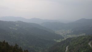 Dieses Bild zeigt eine Webcam-Aufnahme vom Achertal, aufgenommen am Sonntag, den 10.05.2026 um 19:00 Uhr. Die Temperatur betrug 9.8°C.
