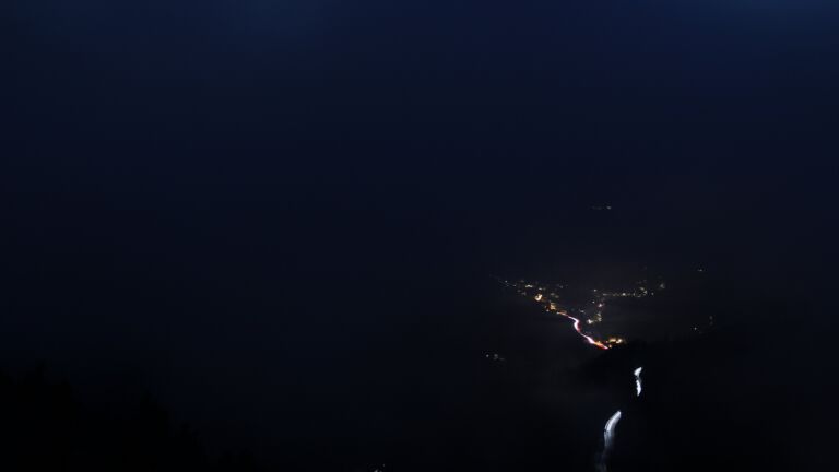 Dieses Bild zeigt eine Webcam-Aufnahme vom Achertal, aufgenommen am Dienstag, den 18.11.2025 um 17:50 Uhr. Die Temperatur betrug -2.6°C.