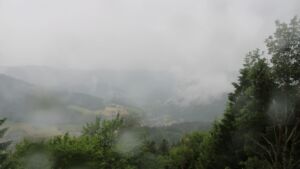 Dieses Bild zeigt eine Webcam-Aufnahme vom Achertal, aufgenommen am Sonntag, den 31.05.2026 um 16:30 Uhr. Die Temperatur betrug 15.3°C.