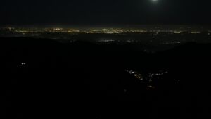 Dieses Bild zeigt eine Webcam-Aufnahme vom Achertal, aufgenommen am Montag, den 29.12.2025 um 01:40 Uhr. Die Temperatur betrug 2.4°C.