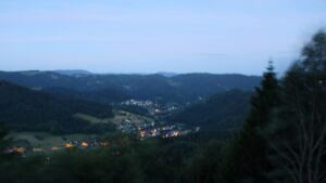 Dieses Bild zeigt eine Webcam-Aufnahme vom Achertal, aufgenommen am Samstag, den 06.06.2026 um 04:40 Uhr. Die Temperatur betrug 12.7°C.