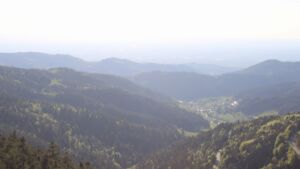 Dieses Bild zeigt eine Webcam-Aufnahme vom Achertal, aufgenommen am Sonntag, den 26.04.2026 um 18:40 Uhr. Die Temperatur betrug 13.4°C.