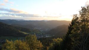 Dieses Bild zeigt eine Webcam-Aufnahme vom Achertal, aufgenommen am Samstag, den 10.10.2026 um 18:30 Uhr. Die Temperatur betrug 9.4°C.