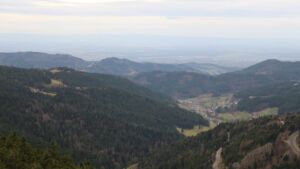 Dieses Bild zeigt eine Webcam-Aufnahme vom Achertal, aufgenommen am Freitag, den 19.12.2025 um 09:50 Uhr. Die Temperatur betrug 7.1°C.