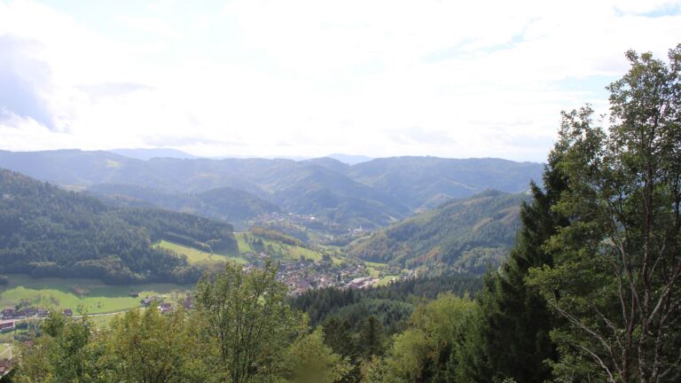 Dieses Bild zeigt eine Webcam-Aufnahme vom Achertal, aufgenommen am Samstag, den 10.10.2026 um 14:30 Uhr. Die Temperatur betrug 11.9°C.