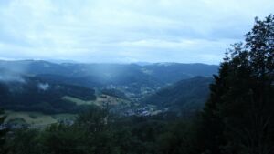 Dieses Bild zeigt eine Webcam-Aufnahme vom Achertal, aufgenommen am Mittwoch, den 03.06.2026 um 05:30 Uhr. Die Temperatur betrug 9.8°C.