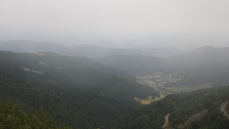 Dieses Bild zeigt eine Webcam-Aufnahme vom Achertal, aufgenommen am Mittwoch, den 16.07.2025 um 07:30 Uhr. Die Temperatur betrug 12.4°C.