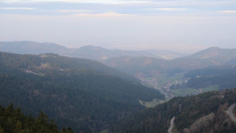 Dieses Bild zeigt eine Webcam-Aufnahme vom Achertal, aufgenommen am Mittwoch, den 25.03.2026 um 07:10 Uhr. Die Temperatur betrug 4.6°C.