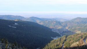 Dieses Bild zeigt eine Webcam-Aufnahme vom Achertal, aufgenommen am Dienstag, den 02.12.2025 um 09:50 Uhr. Die Temperatur betrug 3.4°C.