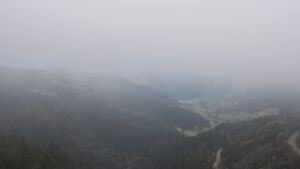 Dieses Bild zeigt eine Webcam-Aufnahme vom Achertal, aufgenommen am Montag, den 13.10.2025 um 15:50 Uhr. Die Temperatur betrug 6.7°C.