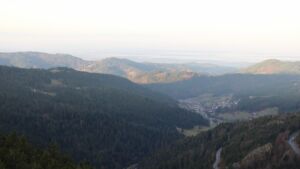 Dieses Bild zeigt eine Webcam-Aufnahme vom Achertal, aufgenommen am Freitag, den 12.12.2025 um 09:00 Uhr. Die Temperatur betrug 9.3°C.