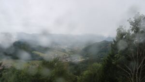 Dieses Bild zeigt eine Webcam-Aufnahme vom Achertal, aufgenommen am Sonntag, den 30.08.2026 um 10:40 Uhr. Die Temperatur betrug 15°C.