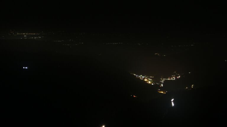 Dieses Bild zeigt eine Webcam-Aufnahme vom Achertal, aufgenommen am Dienstag, den 23.12.2025 um 23:00 Uhr. Die Temperatur betrug -3.2°C.