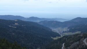 Dieses Bild zeigt eine Webcam-Aufnahme vom Achertal, aufgenommen am Samstag, den 20.12.2025 um 16:30 Uhr. Die Temperatur betrug 9°C.