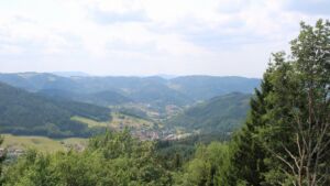 Dieses Bild zeigt eine Webcam-Aufnahme vom Achertal, aufgenommen am Sonntag, den 26.07.2026 um 13:40 Uhr. Die Temperatur betrug 24°C.