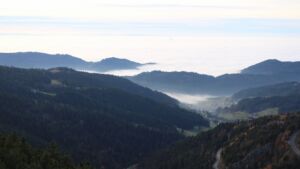 Dieses Bild zeigt eine Webcam-Aufnahme vom Achertal, aufgenommen am Montag, den 10.11.2025 um 16:00 Uhr. Die Temperatur betrug 8°C.