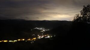 Dieses Bild zeigt eine Webcam-Aufnahme vom Achertal, aufgenommen am Donnerstag, den 11.06.2026 um 03:30 Uhr. Die Temperatur betrug 8.1°C.