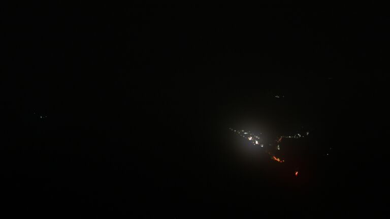 Dieses Bild zeigt eine Webcam-Aufnahme vom Achertal, aufgenommen am Donnerstag, den 25.09.2025 um 22:00 Uhr. Die Temperatur betrug 5.4°C.