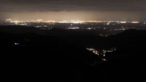 Dieses Bild zeigt eine Webcam-Aufnahme vom Achertal, aufgenommen am Donnerstag, den 15.01.2026 um 01:30 Uhr. Die Temperatur betrug 4.5°C.