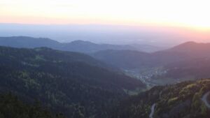 Dieses Bild zeigt eine Webcam-Aufnahme vom Achertal, aufgenommen am Sonntag, den 26.04.2026 um 20:30 Uhr. Die Temperatur betrug 10.7°C.