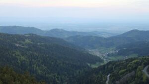 Dieses Bild zeigt eine Webcam-Aufnahme vom Achertal, aufgenommen am Dienstag, den 28.04.2026 um 06:30 Uhr. Die Temperatur betrug 9.4°C.