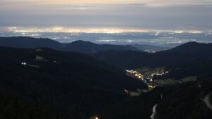 Dieses Bild zeigt eine Webcam-Aufnahme vom Achertal, aufgenommen am Mittwoch, den 03.12.2025 um 02:30 Uhr. Die Temperatur betrug 4.6°C.