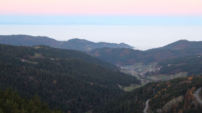 Dieses Bild zeigt eine Webcam-Aufnahme vom Achertal, aufgenommen am Freitag, den 07.11.2025 um 07:20 Uhr. Die Temperatur betrug 8.5°C.