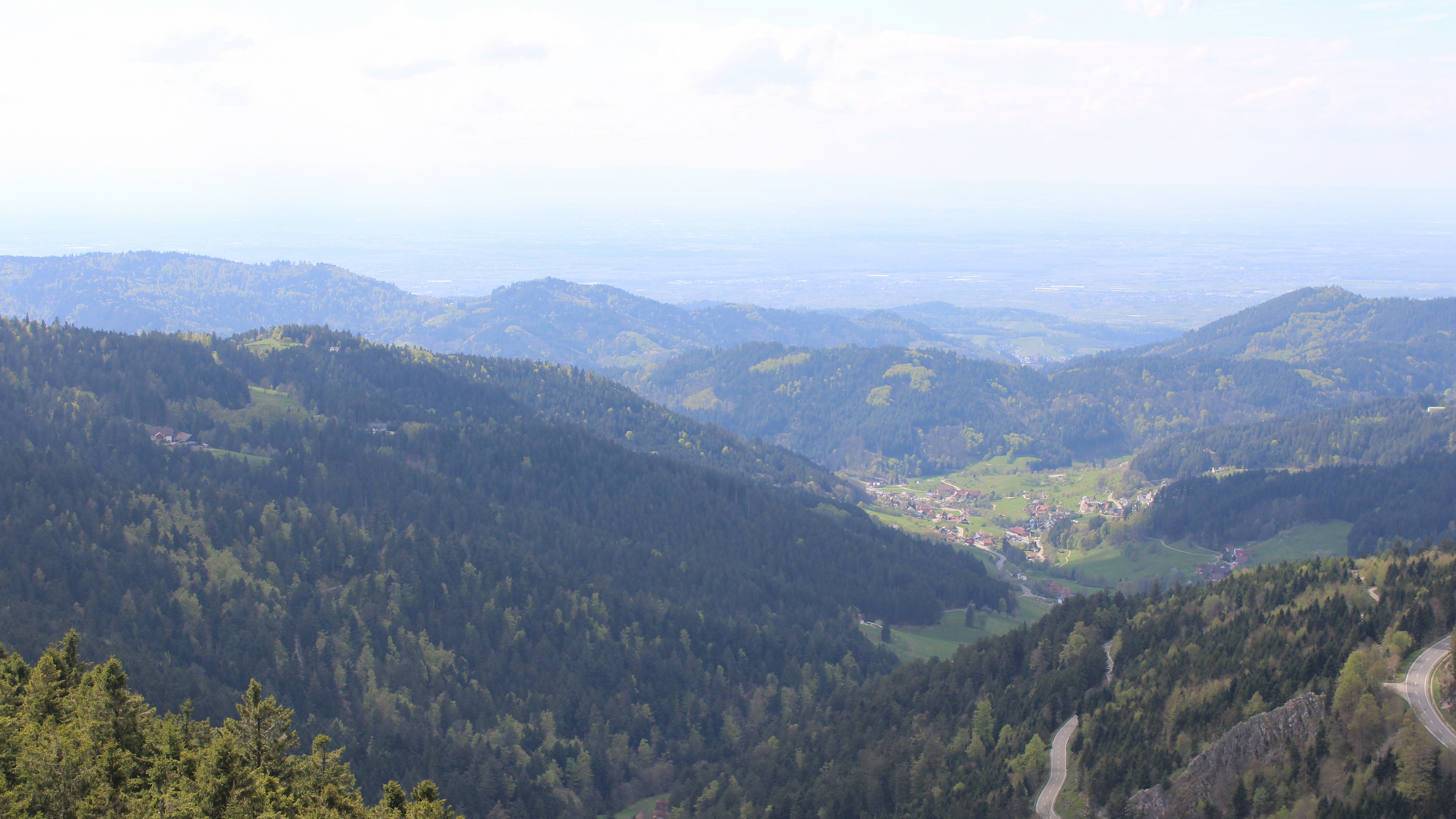 Dieses Bild zeigt eine Webcam-Aufnahme vom Achertal, aufgenommen am Montag, den 20.04.2026 um 15:20 Uhr. Die Temperatur betrug 8.6°C.