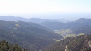 Dieses Bild zeigt eine Webcam-Aufnahme vom Achertal, aufgenommen am Mittwoch, den 08.04.2026 um 17:30 Uhr. Die Temperatur betrug 17.9°C.