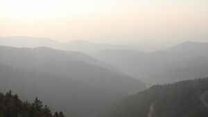 Dieses Bild zeigt eine Webcam-Aufnahme vom Achertal, aufgenommen am Mittwoch, den 18.03.2026 um 17:50 Uhr. Die Temperatur betrug 4.9°C.