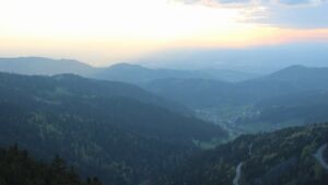 Dieses Bild zeigt eine Webcam-Aufnahme vom Achertal, aufgenommen am Dienstag, den 21.04.2026 um 20:00 Uhr. Die Temperatur betrug 3.1°C.