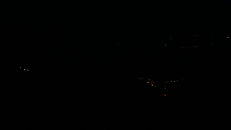 Dieses Bild zeigt eine Webcam-Aufnahme vom Achertal, aufgenommen am Dienstag, den 22.07.2025 um 04:40 Uhr. Die Temperatur betrug 10.9°C.