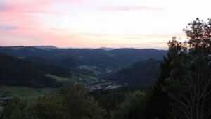Dieses Bild zeigt eine Webcam-Aufnahme vom Achertal, aufgenommen am Samstag, den 12.09.2026 um 20:00 Uhr. Die Temperatur betrug 19°C.