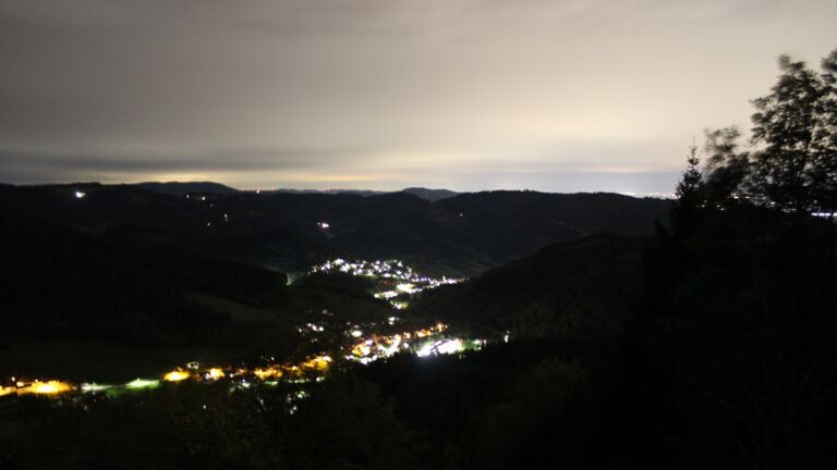 Dieses Bild zeigt eine Webcam-Aufnahme vom Achertal, aufgenommen am Freitag, den 23.10.2026 um 06:00 Uhr. Die Temperatur betrug 9.4°C.