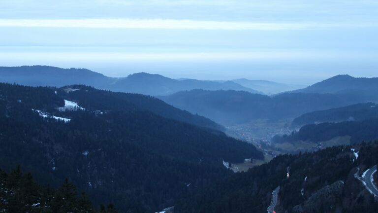 Dieses Bild zeigt eine Webcam-Aufnahme vom Achertal, aufgenommen am Samstag, den 31.01.2026 um 17:40 Uhr. Die Temperatur betrug 4.5°C.