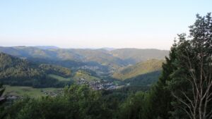 Dieses Bild zeigt eine Webcam-Aufnahme vom Achertal, aufgenommen am Montag, den 20.07.2026 um 06:50 Uhr. Die Temperatur betrug 12.9°C.