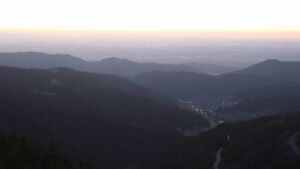 Dieses Bild zeigt eine Webcam-Aufnahme vom Achertal, aufgenommen am Montag, den 02.03.2026 um 18:40 Uhr. Die Temperatur betrug 7.4°C.