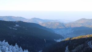 Dieses Bild zeigt eine Webcam-Aufnahme vom Achertal, aufgenommen am Freitag, den 26.12.2025 um 09:30 Uhr. Die Temperatur betrug 0.8°C.