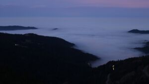 Dieses Bild zeigt eine Webcam-Aufnahme vom Achertal, aufgenommen am Montag, den 22.12.2025 um 07:30 Uhr. Die Temperatur betrug 6.4°C.