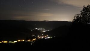 Dieses Bild zeigt eine Webcam-Aufnahme vom Achertal, aufgenommen am Mittwoch, den 17.06.2026 um 02:00 Uhr. Die Temperatur betrug 18.6°C.