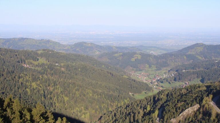 Dieses Bild zeigt eine Webcam-Aufnahme vom Achertal, aufgenommen am Dienstag, den 21.04.2026 um 08:10 Uhr. Die Temperatur betrug 4.3°C.