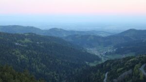 Dieses Bild zeigt eine Webcam-Aufnahme vom Achertal, aufgenommen am Samstag, den 25.04.2026 um 06:20 Uhr. Die Temperatur betrug 10.4°C.