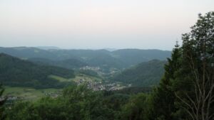 Dieses Bild zeigt eine Webcam-Aufnahme vom Achertal, aufgenommen am Montag, den 25.05.2026 um 05:30 Uhr. Die Temperatur betrug 19.8°C.